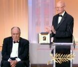 L'ouverture du festival de Cannes le 11 mai 2011 : Gilles Jacob remet une palme d'honneur à Bernardo Bertolucci 