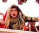 Lady Gaga ne live sur le plateau du Grand Journal , à Cannes, le 11 mai 2011.