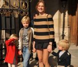 Natalia Vodianova est une maman comblée avec ses trois bambins. Mais comment fait-elle pour être aussi parfaite ? PAris, 7 mars 2011 