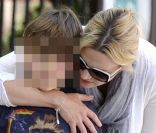 <p>Kate Winslet récupère son fils à l\'école à New York le 10 mai 2011</p>