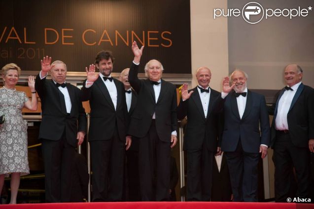 Nanni Moretti et Michel Piccoli lors de la montée des marches pour le film  Habemus Papam , dans le cadre du 64e Festival de Cannes, le 13 mai 2011.