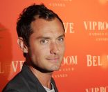Jude Law assiste à la soirée Duran Duran, vendredi 13 mai au VIP Room de Cannes, en plein Festival international du film.