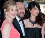 Michèle Laroque, Kad Merad et son épouse, lors de la montée des marches du 15 mai 2011