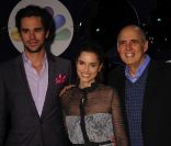 Le casting de la série Bent. Le 16 mai à l'Hotel Hilton de New York, toute la famille NBC était  réunie pour clore la saison 2011 et présenter celle de l'année  prochaine. Et quelle famille !
