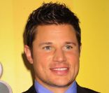 Le beau Nick Lachey. Le 16 mai à l'Hotel Hilton de New York, toute la famille NBC était  réunie pour clore la saison 2011 et présenter celle de l'année  prochaine. Et quelle famille !