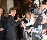 Sean Penn arrive au dîner de charité Cinema for Peace organisé en son honneur au Carlton, à Cannes, le 18 mai 2011