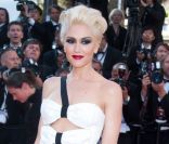 Gwen Stefani sur le tapis rouge du 64e festival de Cannes, le 20 mai 2011. Elle arbore une robe sublime signée Armani Privé. 