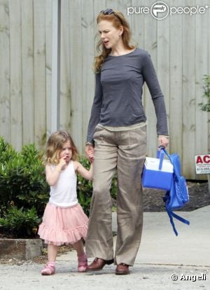 Nicole Kidman emmène sa fille Sunday Rose à l'école, à Nashville le 16 mai 2011