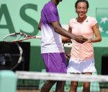 Samedi 21 mai 2011, chaude ambiance à la Porte d'Auteuil, pour l'ouverture des Internationaux de France de Roland-Garros ! Gaël Monfils a pu délirer un peu avec Francesca Schiavone. 
