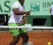 Teddy Riner tennisman ? Le mastondonte du judo a envoyé quelques parpaings et s'est éclaté comme un fou, samedi 21 mai 2011, notamment avec la complicité de Jo-Wilfried Tsonga. Chaude ambiance sur le Philippe-Chatrier, à la Porte d'Auteuil, pour l'ouverture des Internationaux de France de Roland-Garros !