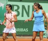 Samedi 21 mai 2011, chaude ambiance à la Porte d'Auteuil, pour l'ouverture des Internationaux de France de Roland-Garros ! Francesca Schiavone et eAmélie Mauresmo étaient de la partie. 