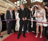 Frédéric Mitterrand lors de l'inauguration de l'opération A vous de lire au sein de la Gare du Nord à Paris le 25 mai 2011