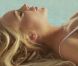 Lindsay Lohan enfermée dans sa maison... et sublime dans la piscine !