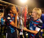 Les footballeuses de l'équipe féminine de l'Olympique Lyonnais ont triomphé lors de la finale de la Ligue des Champions, jeudi 26 mai 2011, face à l'équipe de Potsdam.