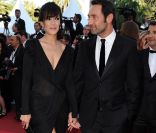 Mélanie Doutey dévoile ses magnifiques jambes dans une robe fendu tendance et sexy ! Cannes, 16 mai 2011<br />