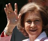 La reine Sofia à l'hôpital San Jose de Madrid le 4 juin 2011 a rendu visite à son époux après son opération 