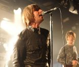 Liam Gallagher et Beady Eye, son nouveau groupe, à Nottingham, le 12 avril 2011<br />