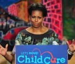 Michelle Obama lors d'une rencontre avec de jeunes enfants à Washington le 8 juin 2011