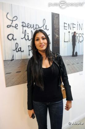 Yasmine Besson lors de l'exposition Tunisie, dessine-moi ta révolution le 9 juin 2011