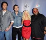 Les jurés Christina Aguilera, Adam Levine de Maroon 5, Blake Shelton et Cee Lo Green posent pour la promotion de l'émission de NBC The Voice en mars 2011 à Los Angeles
