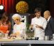 Elisabetta Canalis a charmé le public derrière les fourneaux ! Milan, le 15 juin 2011, sur le plateau d'une émission de cuisine.