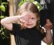 Harlow trop mignonne dans les rues de Los Angeles avec sa maman Nicole Richie et son frère Sparrow. Le 16 juin 2011 