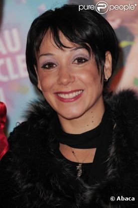 Sarah Abitbol (photo : en février 2011 pour la première d'holiday on Ice), mariée depuis 2009 avec Jean-Louis Lacaille, est devenue maman d'une petite Stella en juin 2011. 