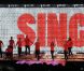 Les acteurs et chanteurs de la série Glee en tournée. Ici, lors de leur tounée à L.A fin mai 2011 