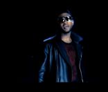 Usher dans le clip de Dirty Dancer