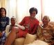 Michelle Obama et ses filles lors de leur rencontre avec Nelson Mandela lors de leu visite en Afrique du Sud  
