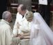 Le prince Albert et la princesse Charlène lors de leur mariage religieux dans la cour d'honneur du Palais, à Monaco, le 2 juillet 2011