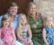 C'est à Tavarnelle Val di Pesa, 25 kilomètres au sud de Florence en Italie, que le prince Willem-Alexander et la princesse Maxima des Pays-Bas ont réalisé le 4 juillet 2011 leur traditionnelle séance photo estivale en famille, avec leurs filles les princesses Catharina-Amalia, Alexia et Ariane.