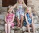C'est à Tavarnelle Val di Pesa, 25 kilomètres au sud de Florence en Italie, que le prince Willem-Alexander et la princesse Maxima des Pays-Bas ont réalisé le 4 juillet 2011 leur traditionnelle séance photo estivale en famille, avec leurs filles les princesses Catharina-Amalia, Alexia et Ariane.