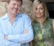 C'est à Tavarnelle Val di Pesa, 25 kilomètres au sud de Florence (Italie), que le prince Willem-Alexander et la princesse Maxima des Pays-Bas ont posé le 4 juillet 2011 pour la traditionnelle séance photo estivale en famille, avec leurs filles les princesses Catharina-Amalia, Alexia et Ariane.
