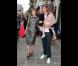 Milla Jovovich : Modeuse passionnée avec son homme et sa fille pour Gaultier