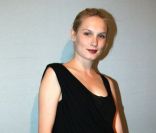 Ana Girardot, parfaite dans son petit short, lors de la soirée Chaumet organisée à Paris le 6 juillet 2011