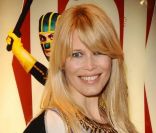C'est avec un ventre déjà plus rond que Claudia Schiffer assiste à la première du film  Kick Ass . Elle est alors enceinte de sept mois. Londres, le 22 mars 2010.