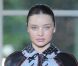 C'est une Miranda Kerr enceinte de cinq mois qui a défilé pour Balenciaga. A Paris, le 30 septembre 2010.