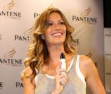 Trois mois après son accouchement, Gisele Bündchen arbore un corps de mannequin qui ne laisse pas supposer une grossesse de neuf mois. Sao Paulo, le 23 mars 2010.