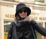 Voilà un corps de mannequin bien vite retrouvé pour Miranda Kerr, tout juste deux mois après son accouchement. Paris, le 3 mars 2011.