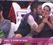 Zelko embrasse Ayem après l'avoir nominée à vie dans la quotidienne de Secret Story 5 le mardi 12 juillet 2011 sur TF1