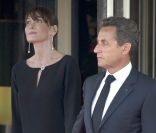 Carla Bruni-Sarkozy, enceinte, à Deauville en mai 2011. Son époux Nicolas Sarkozy est à ses côtés. 