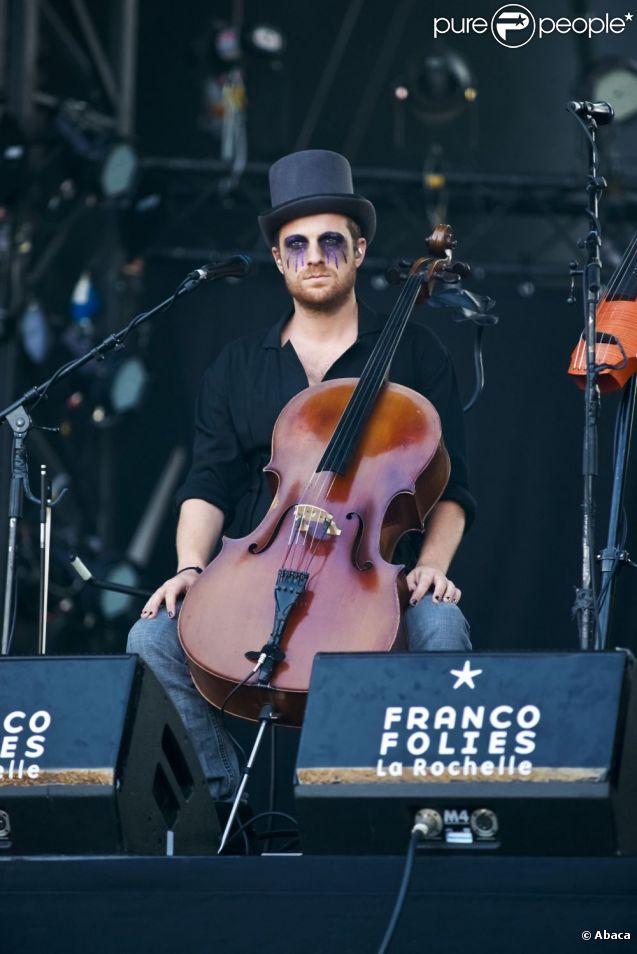 Yodelice a donné cours à son excentricité aux Francofolies de la Rochelle, le 14 juillet 2011. 