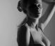Lara Stone dans le shooting de la campagne Naked Glamour de Calvin Klein Underwear.