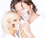 Tori Spelling et Dean McDermott pour la compagne NOH8 en faveur du mariage homosexuel, 2010.