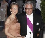 Le prince Laurent de Belgique et son épouse la princesse Claire (photo : le 2 juillet 2011 à Monaco pour le dîner du mariage d'Albert et Charlene) sont exclus des représentations officielles de la famille royale, dont les cérémonies de la Fête Nationale du 21 juillet 2011.