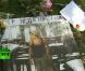 De nombreux fans ont adressé des messages, peintures, ou cadeaux afin de rendre hommage à Amy Winehouse.