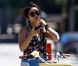 Vanessa Hudgens fait une balade à vélo avec l'une de ses amies, à Los Angeles, le dimanche 24 juillet 2011.