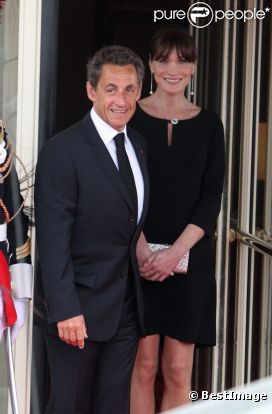 Nicolas Sarkozy et son épouse Carla Bruni en mai 011. 