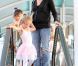 Jennifer Garner récupère sa petite Violet à son cours de danse, avant d'aller déjeuner avec son mari Ben Affleck et leur seconde fille Seraphina. 4 août 2011